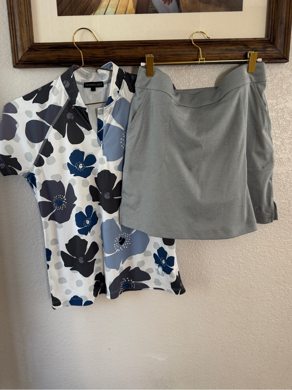 PIckleball Outfit Floral Print Short Sleeve Blue & Gray Top and Gray Bottoms